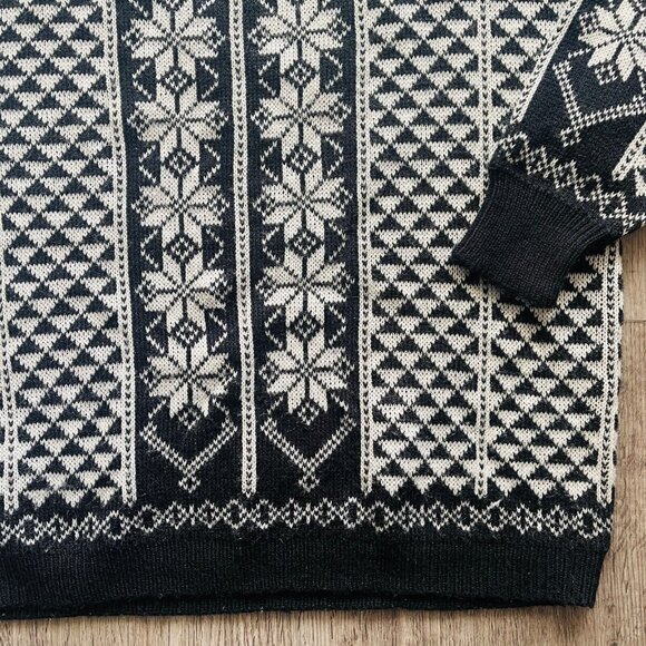 VTG 80s Stitch by Stitch Black White Geometric Snowflake CottageCore Sweater Med - Picture 2 of 4